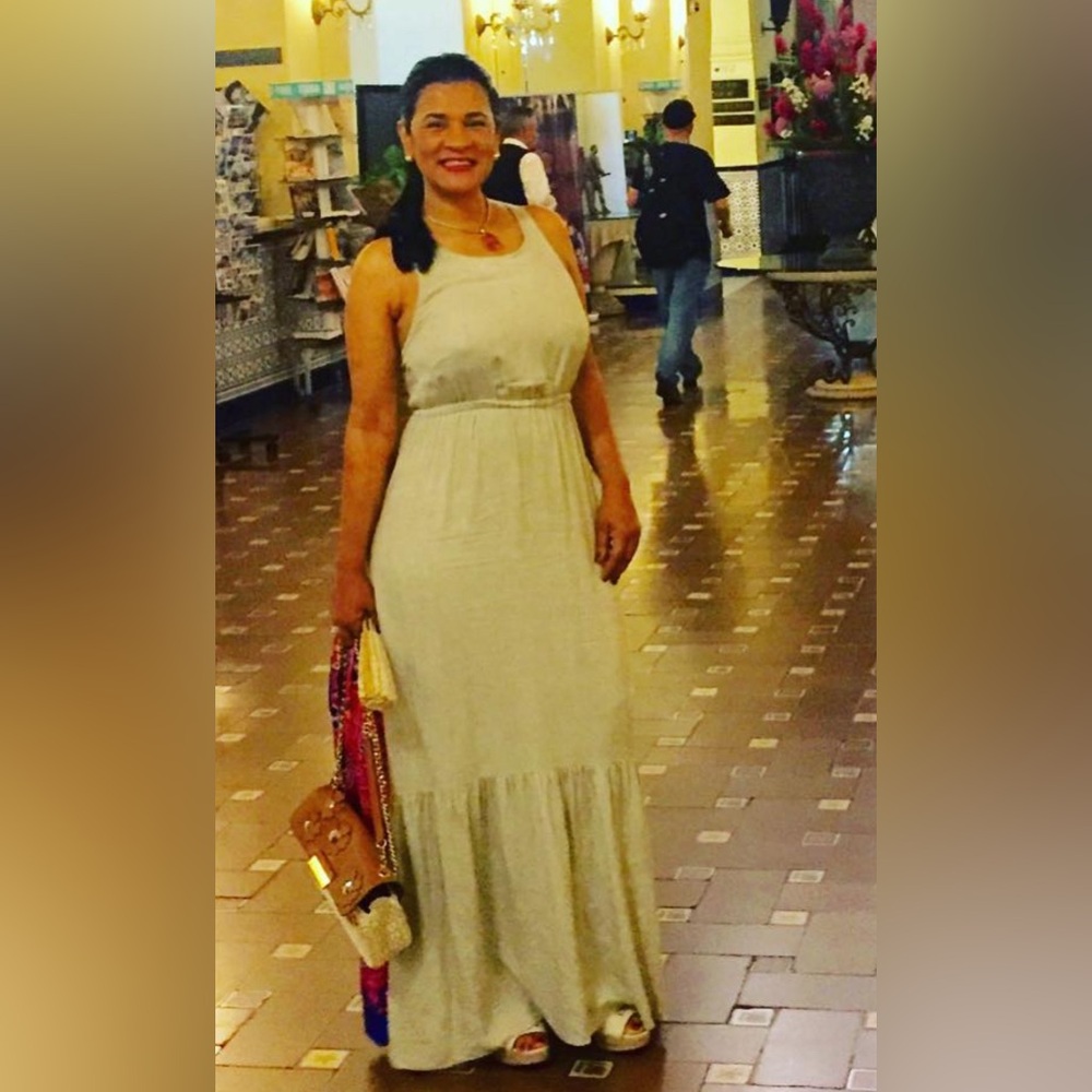 Linen dress brand Rapsodia Argentina is new only one posture.